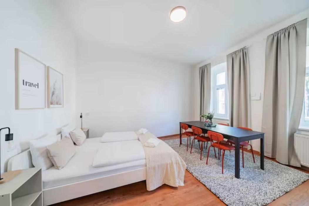 Apartments Next To Schoenbrunn - Free Parking !!! Вена Экстерьер фото